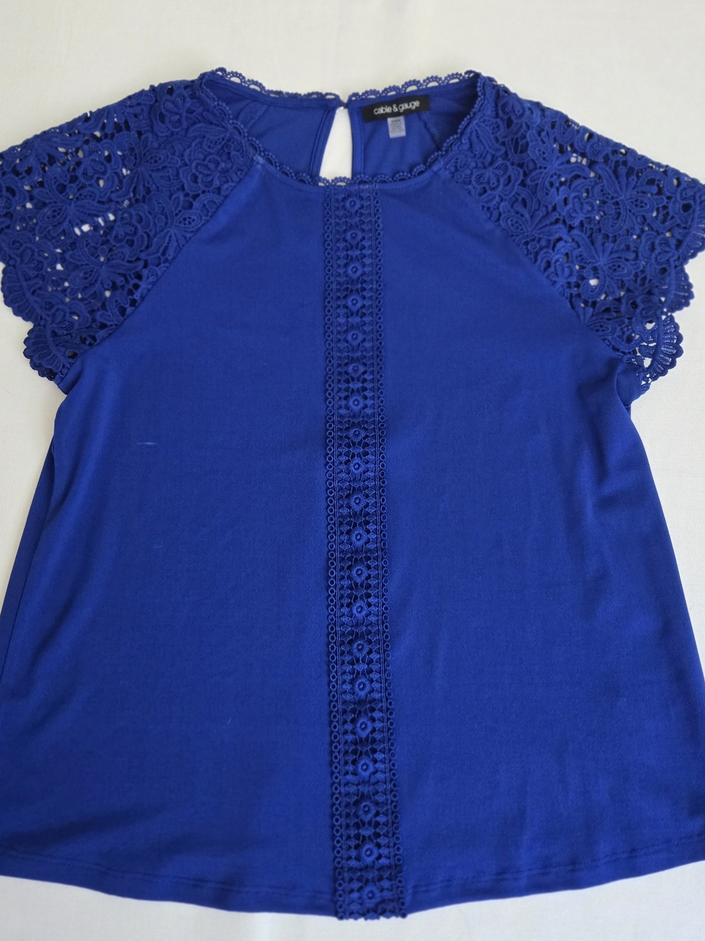 Cable & Gauge Blue Crochet Lace Sleeve Top Size Small